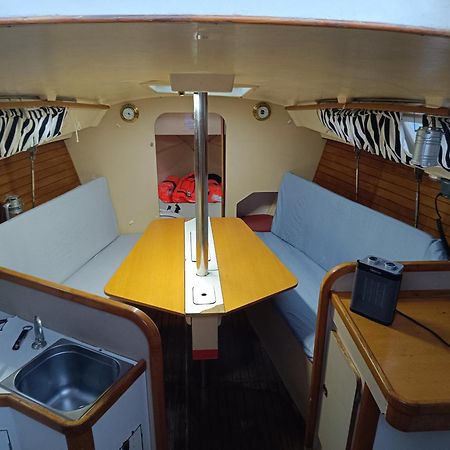 Experience On A Sailboat To Sleep Hotel Sant Adria de Besos Luaran gambar