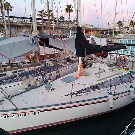 Experience On A Sailboat To Sleep Hotel Sant Adria de Besos Luaran gambar